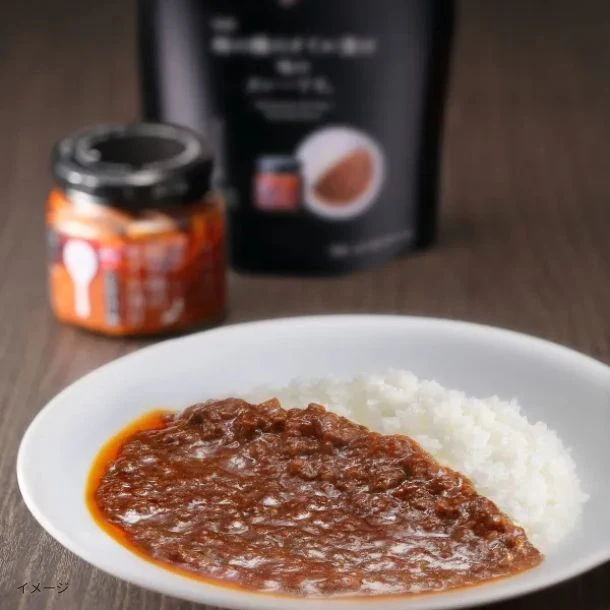 阿部幸製菓「柿の種のオイル漬け味のカレーです やみつきにんにくラー油味（中辛）」160g - Image 3