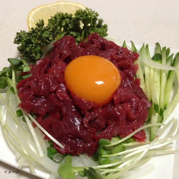 「馬刺しユッケたれ付き」50g - Image 2